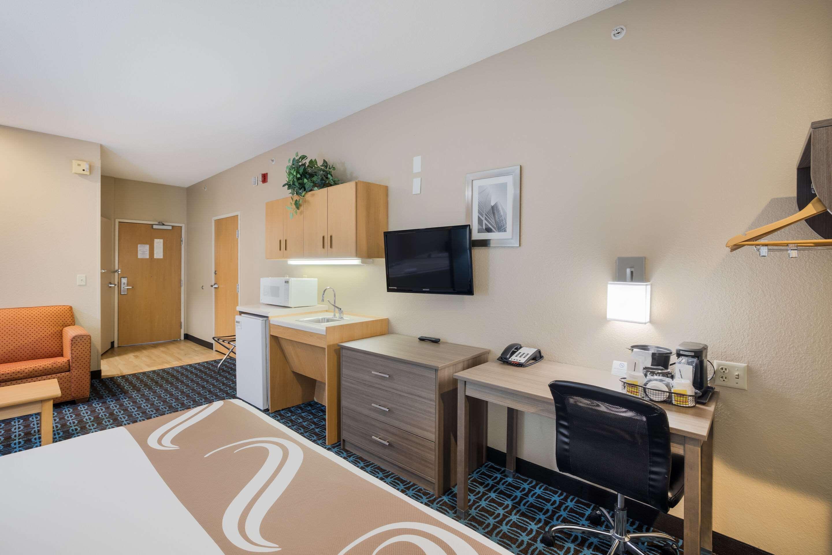 Sonesta Essential Hotel Blue Springs Exterior foto